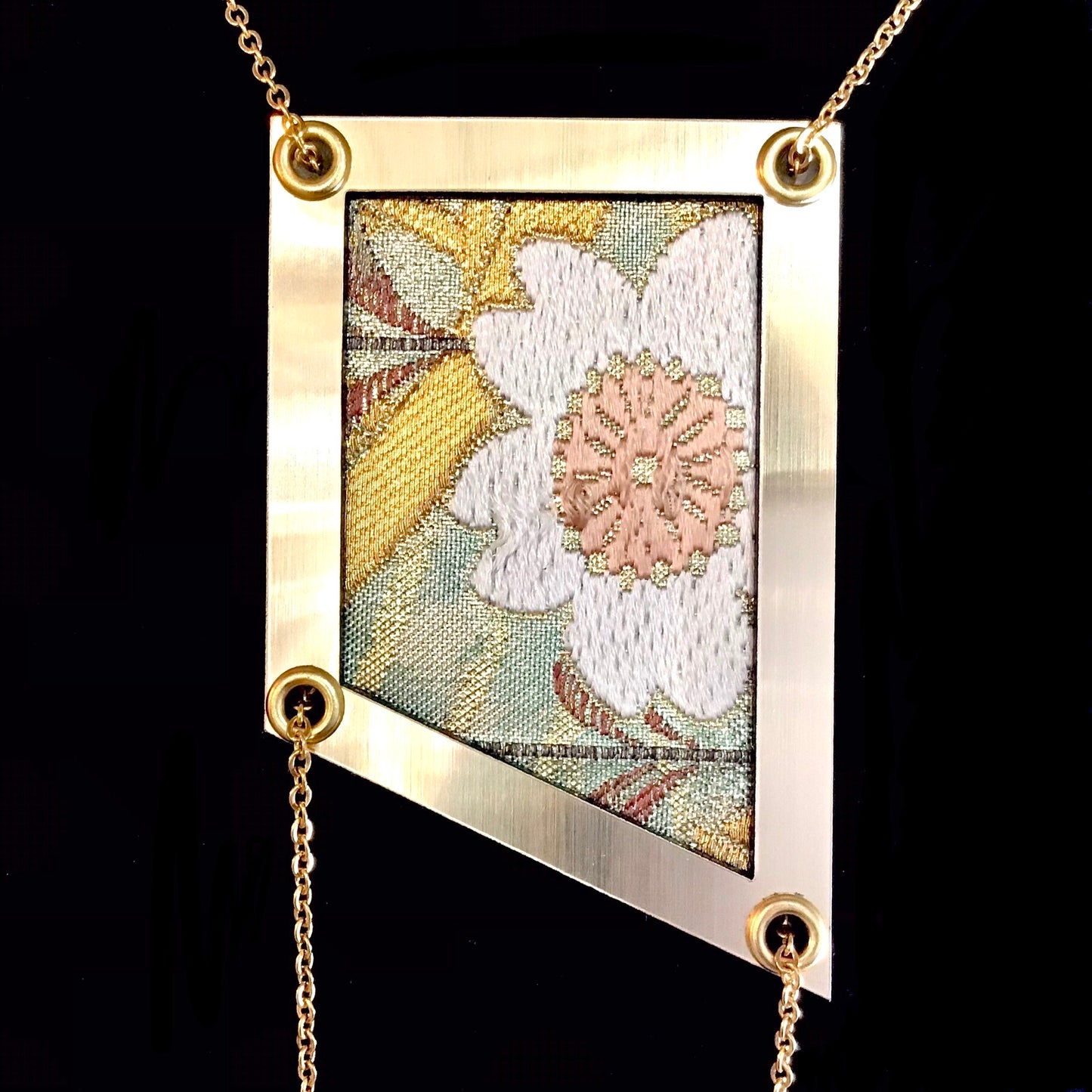 Abi-K Statement Necklace ‘Mint Champagne’ 1/2