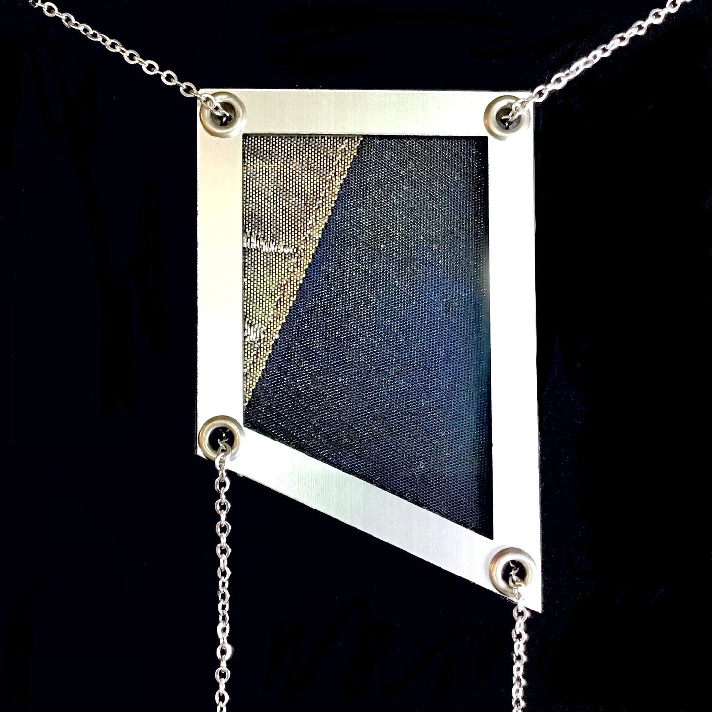Abi-K Statement Necklace ‘Simple Navy Fans’ 2/2