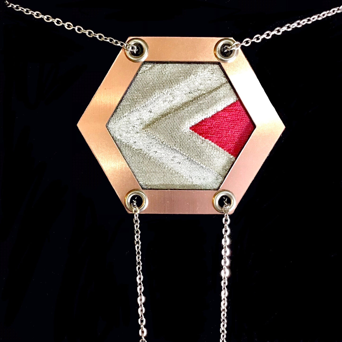 Abi-K Statement Necklace ‘Raspberry Stripe’ 2/2