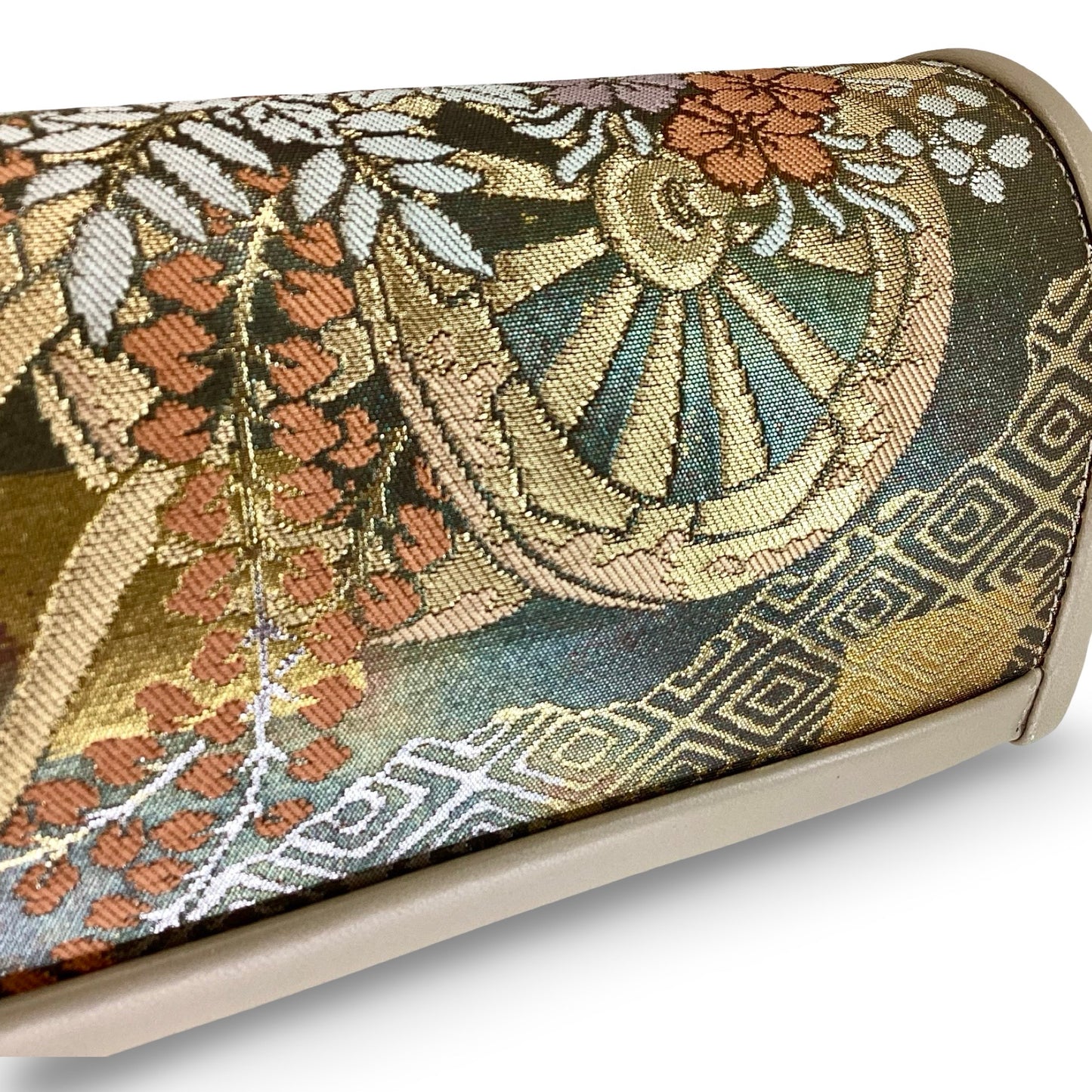 Alma Luxe ‘Royal Carriage’ taupe