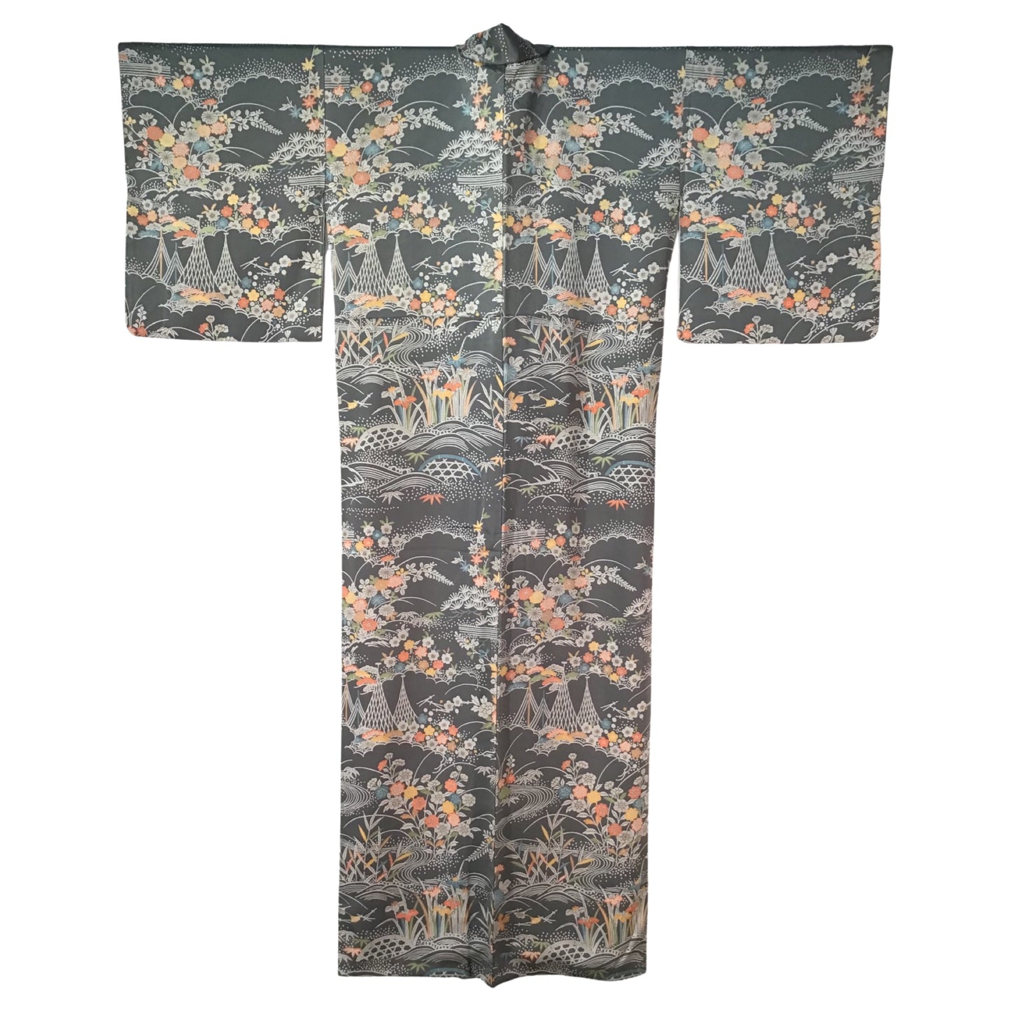 Vintage Kimono ‘Grey With Pastel Flowers & Rivers’