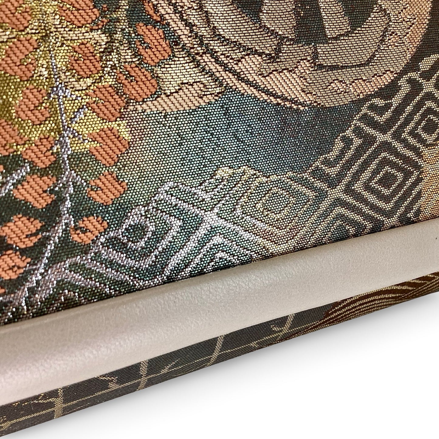 Alma Luxe ‘Royal Carriage’ taupe