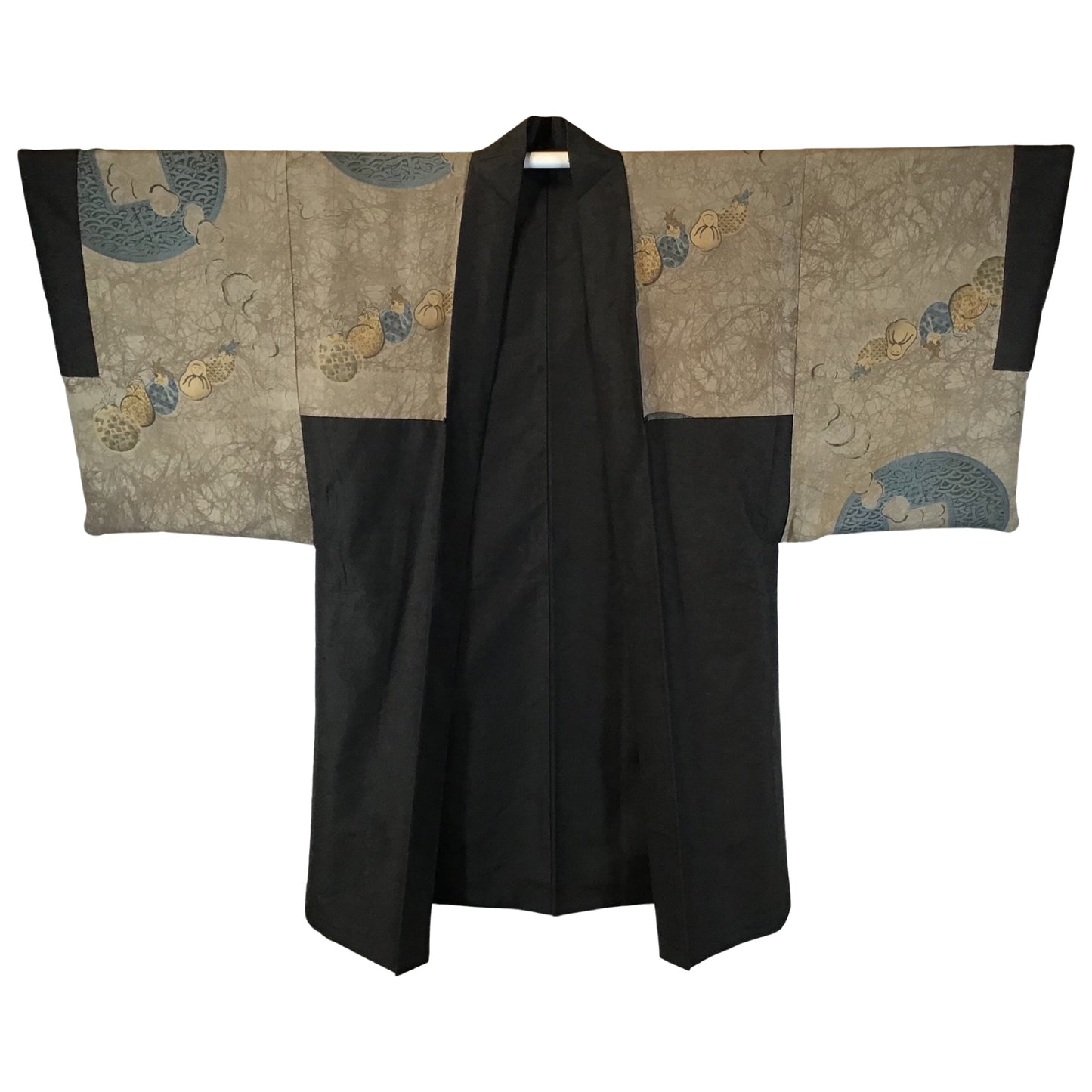 Vintage Mens Kimono ‘Black With Blue Grey Circles’