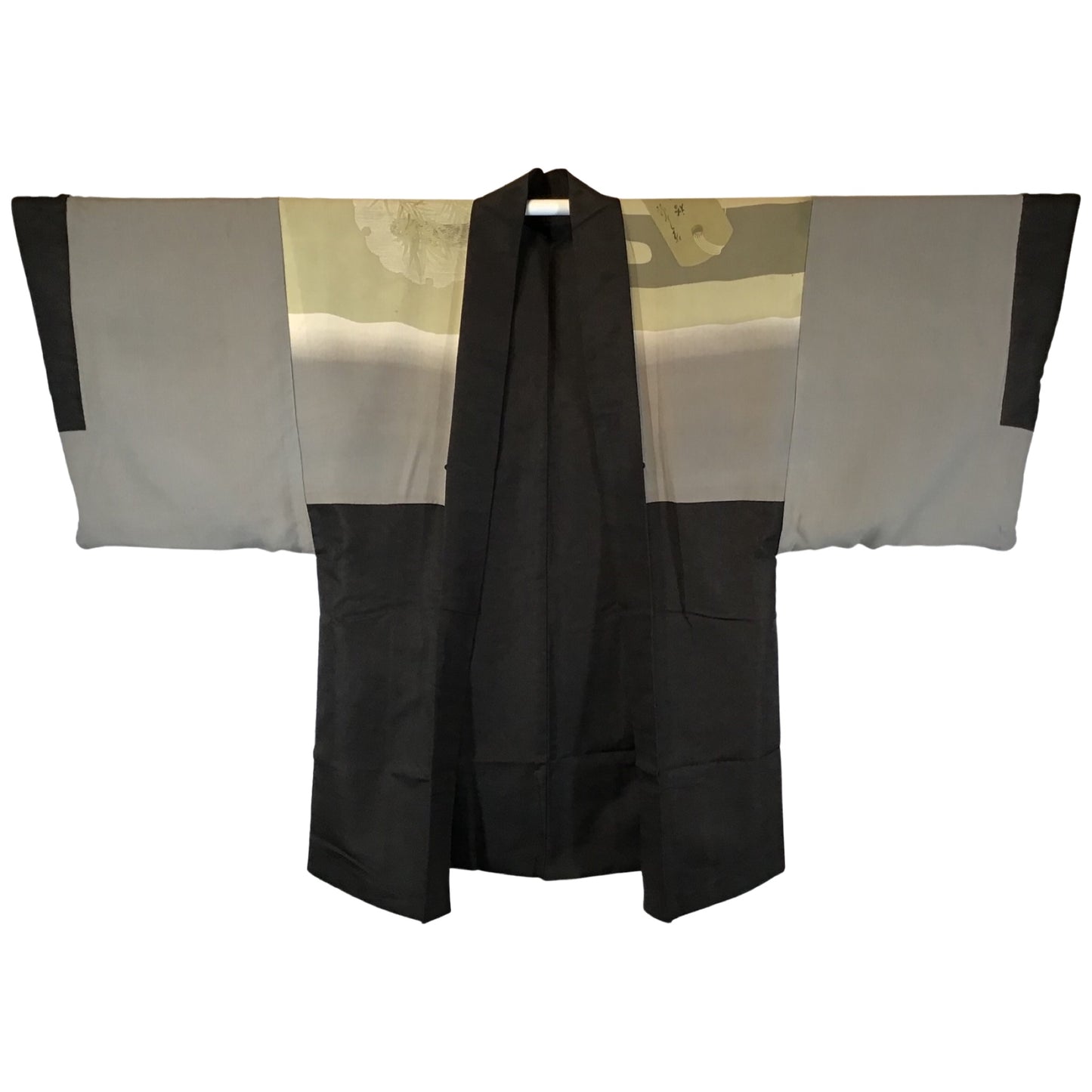 Vintage Mens Kimono ‘Black With Japanese Scene’